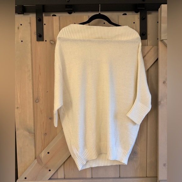 TCEC Off Shoulder Dolman Tunic Sweater - Picture 6 of 7